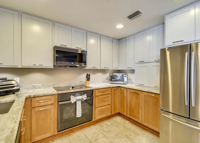 Holiday home Gulf Views & Pools: Beachfront Island Tower *