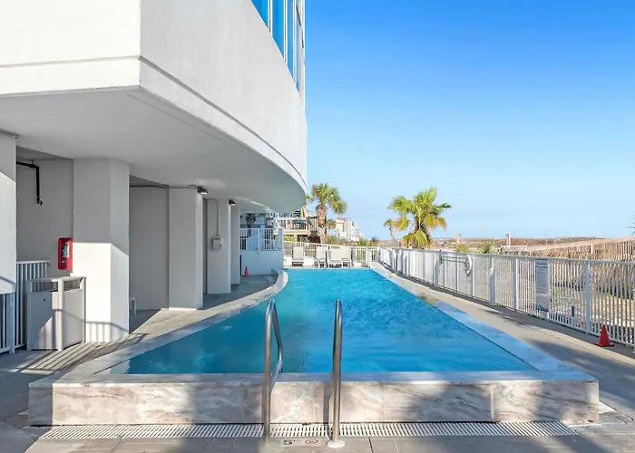 Gulf Views & Pools: Beachfront Island Tower Holiday home Gulf Shores