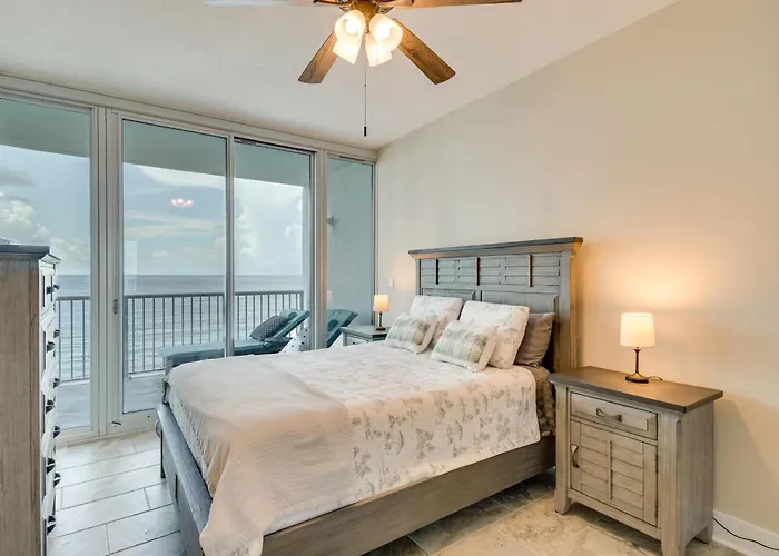 Holiday home Gulf Views & Pools: Beachfront Island Tower