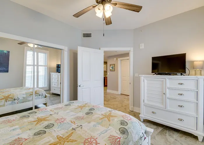 Gulf Views & Pools: Beachfront Island Tower Holiday home *