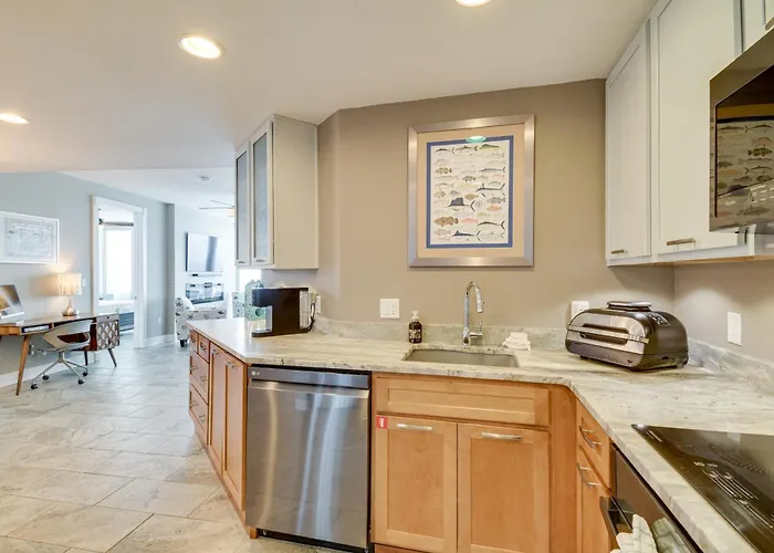 Gulf Views & Pools: Beachfront Island Tower Holiday home Gulf Shores